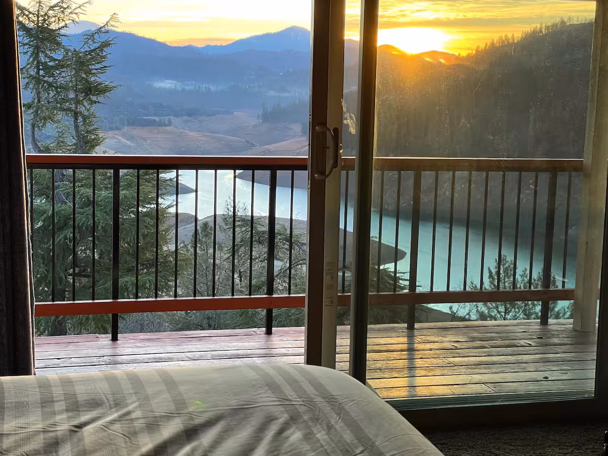 Shasta Lakeview Retreat - Cabin feel large home with breathtaking views, game room, decks and more