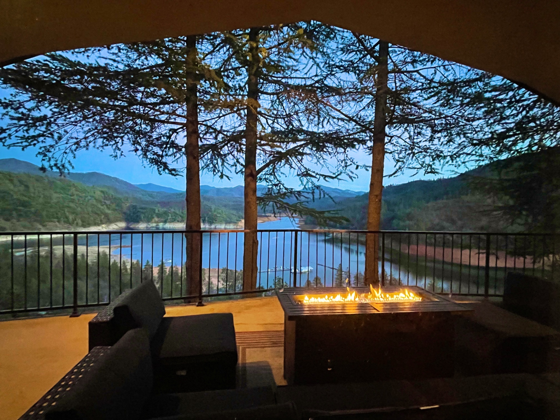 Zen Paradise Retreat with Stunning Sunrises & Moonlights on the Lake